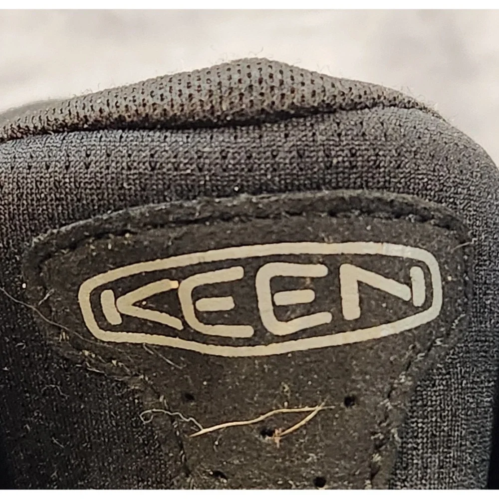 Keen Boots Mens 8 Black Tempo Flex Mid Waterproof Hiking Gorpcore‎